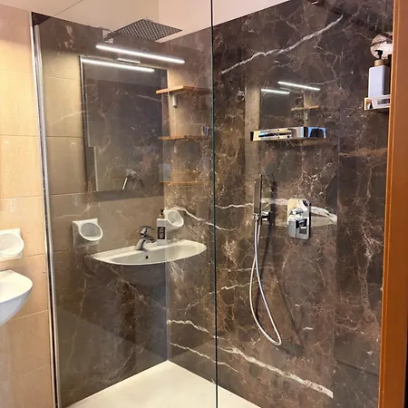 아파트 Luxury Square 시르미오네