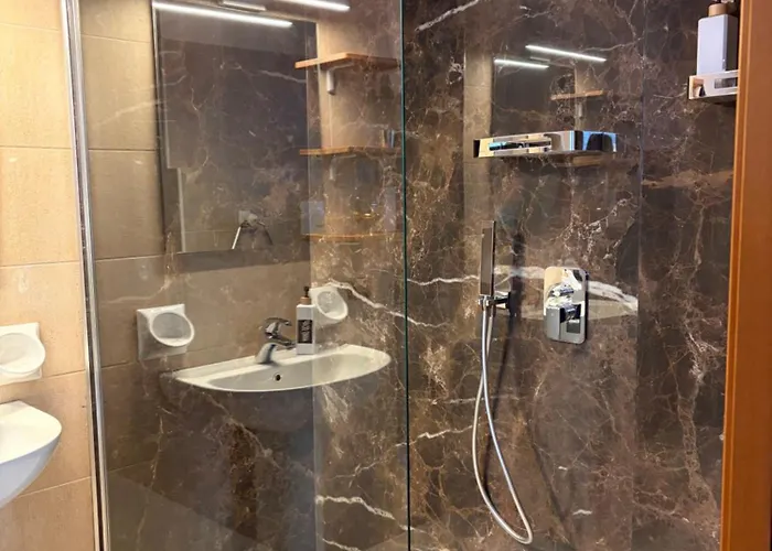 아파트 Luxury Square 시르미오네