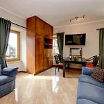 Square Apartament Sirmione