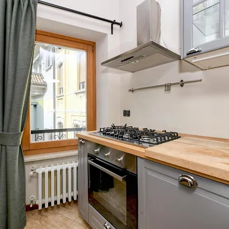 Square Apartament
